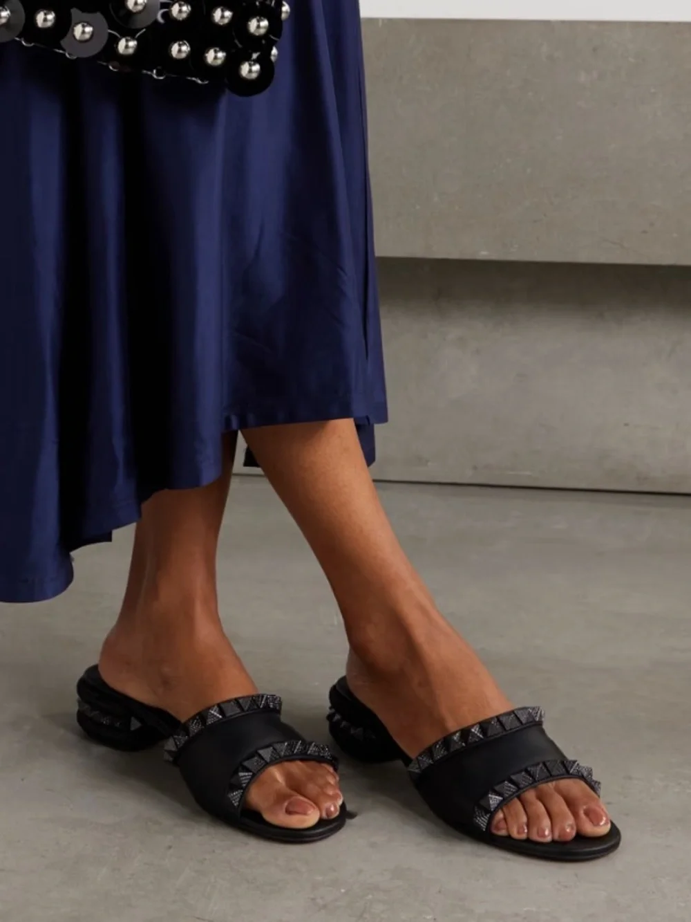 CHRISTIAN LOUBOUTIN PYRAMULE 30 SLIDE MULE SANDAL BLACK VELVET METAL STUDS SZ 38